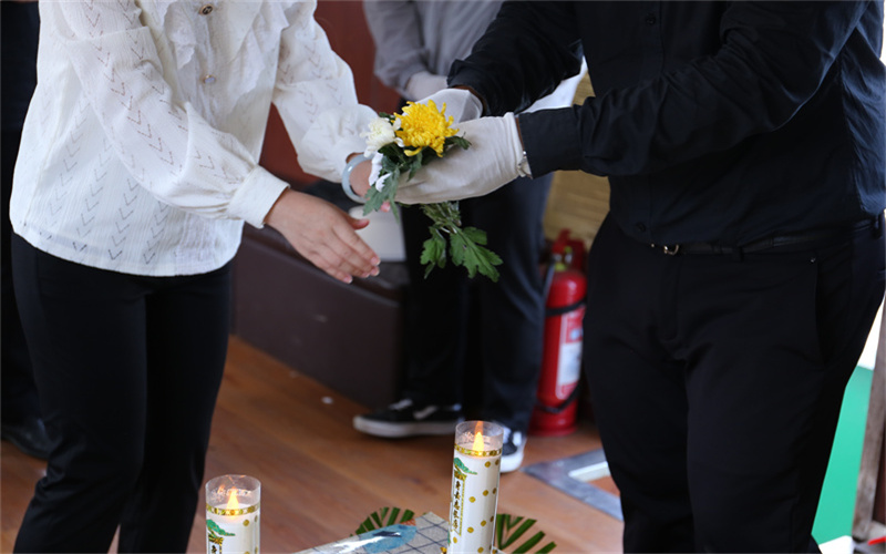 天津塘沽港包船海葬案例｜家属陪伴妻子完成遗愿-2