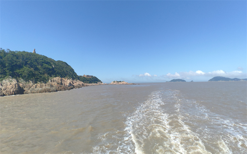 天津渤海湾包船海葬案例｜家属陪伴兄弟举办海上告别仪式