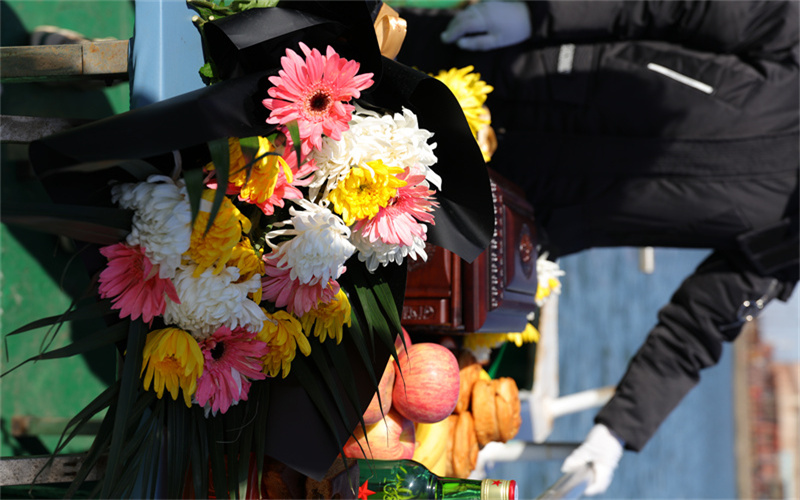 天津南疆码头海葬服务真实案例｜家属为丈夫举办海上告别仪式-2